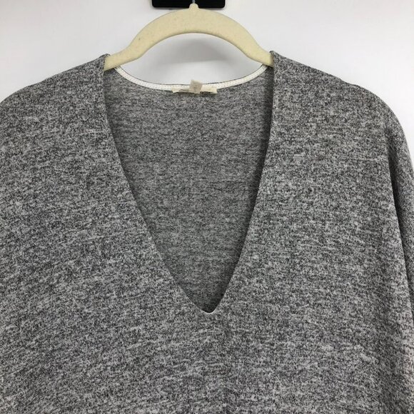 Aritzia Wilfred Free Grey Heathered Deep V neck 3/4 Sleeve Shirt size XS - Picture 7 of 15